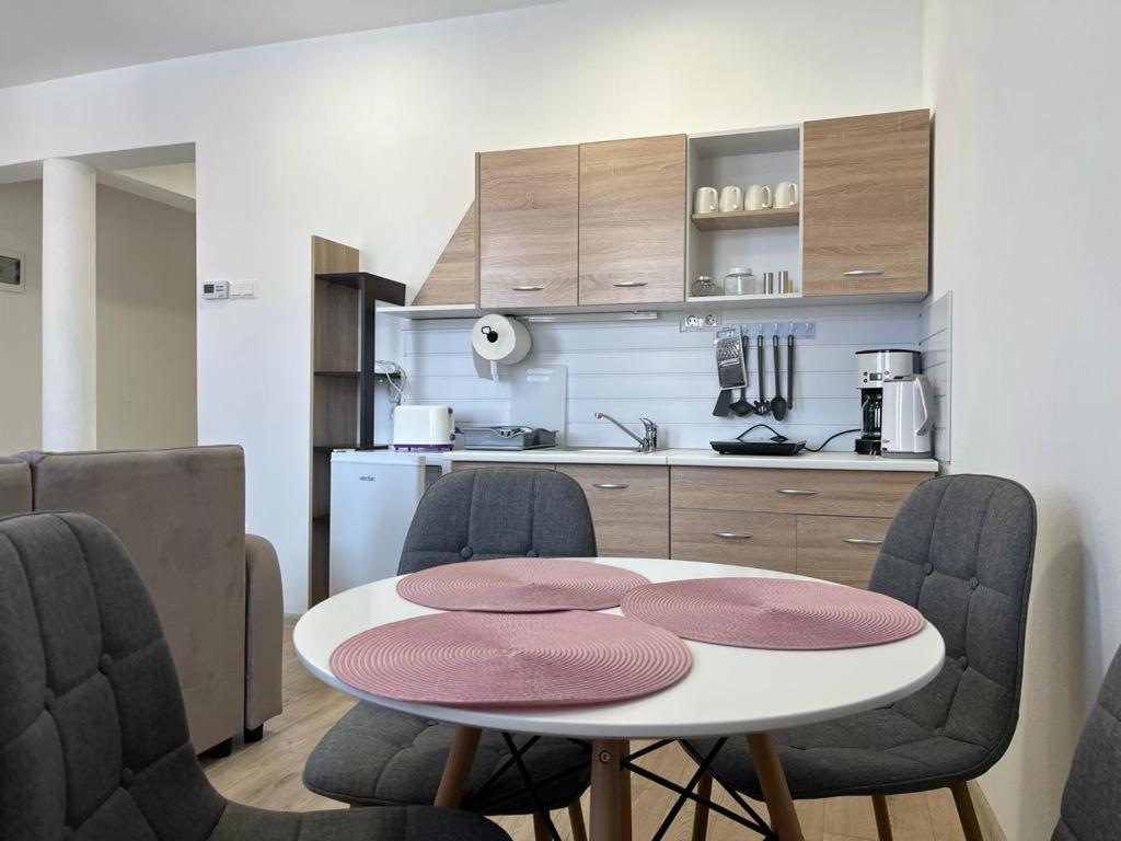 Sabina Apartaments Sfantu Gheorghe  ภายนอก รูปภาพ